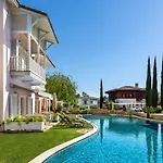 Villa Safiya *